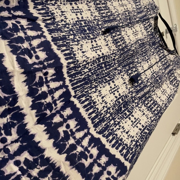 Boutique Blue and Off-White Summer Dress - Picture 3 of 4